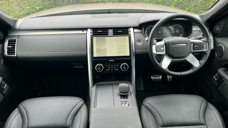 Land Rover Discovery 3.0 D300 R-Dynamic SE 5dr Auto Diesel Station Wagon